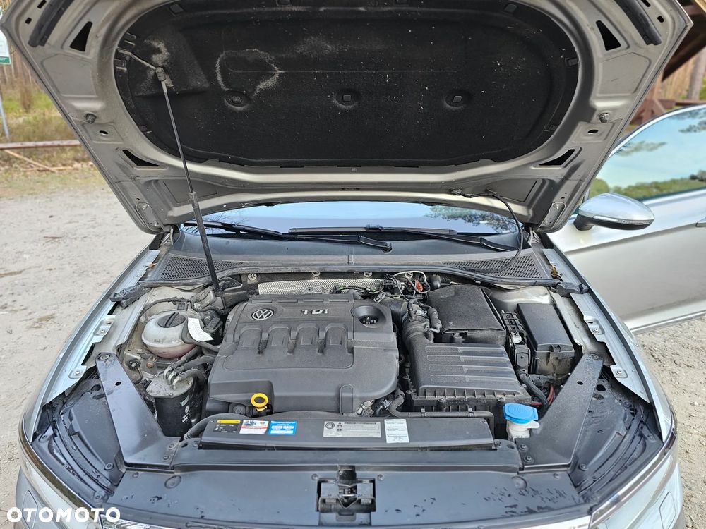 Volkswagen Passat 2.0 TDI BMT Highline - 24