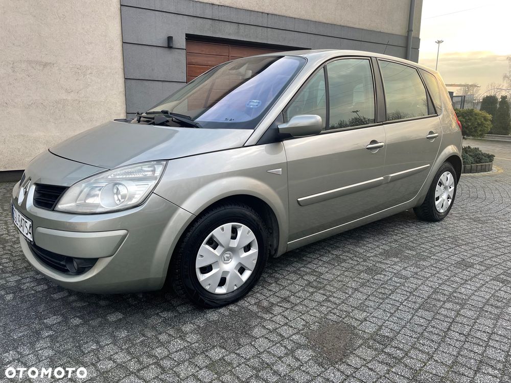 Renault Scenic 1.6 16V Family - 9