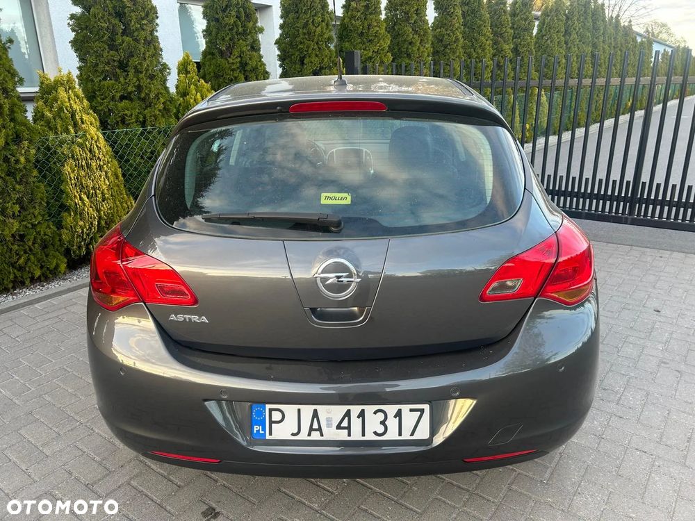 Opel Astra 1.6 Cosmo - 11