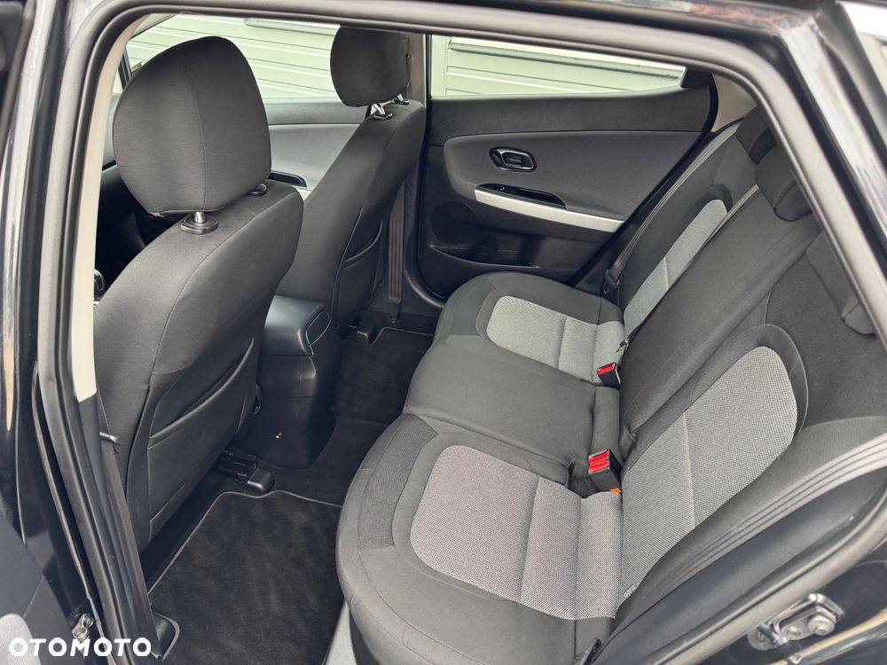 Kia Ceed 1.6 GDI Dream-Team Edition - 32