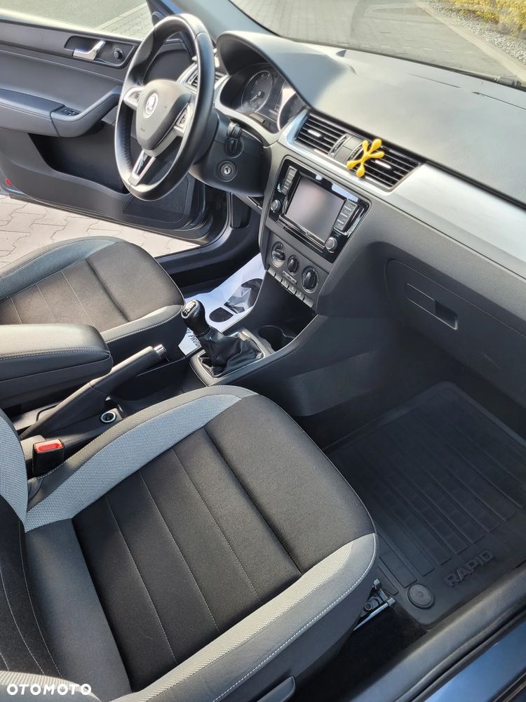 Skoda RAPID 1.2 TSI Ambition - 6