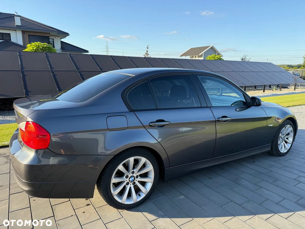 BMW Seria 3 320i - 4