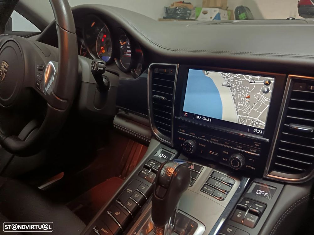 Porsche Panamera 4S PDK - 24