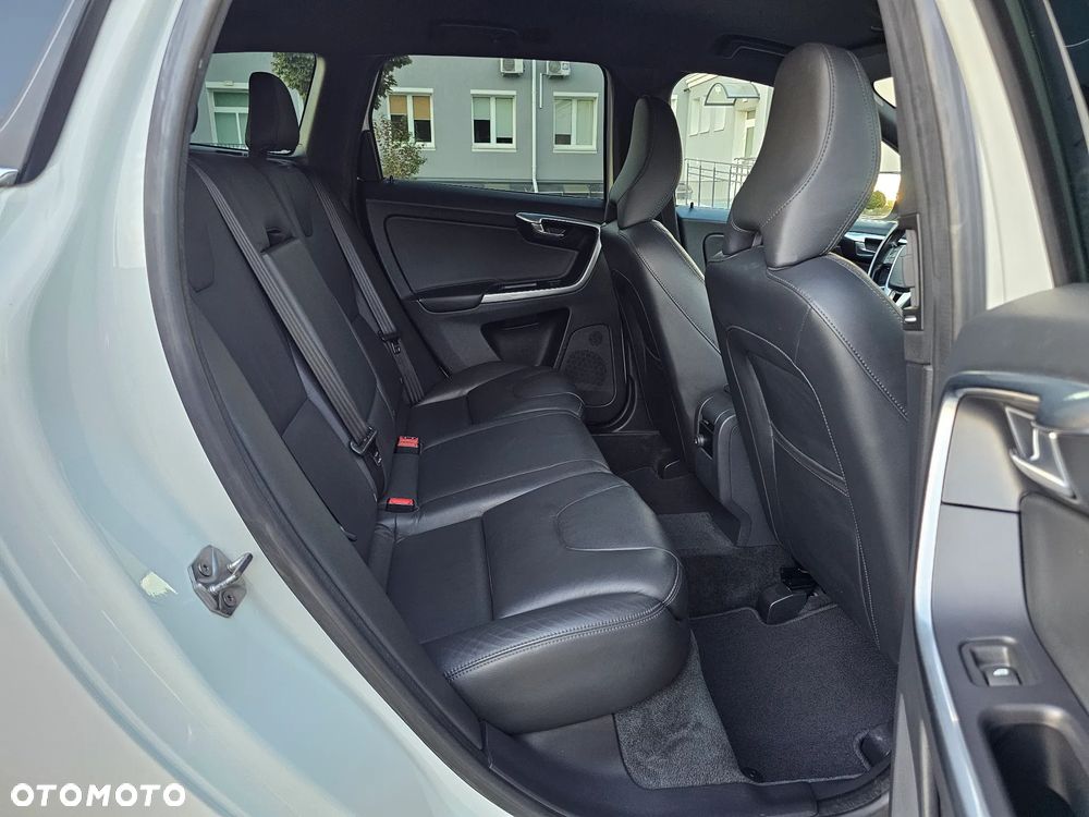 Volvo XC 60 D4 Geartronic Summum - 28