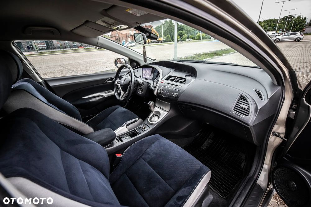 Honda Civic 1.8 Executive - 12