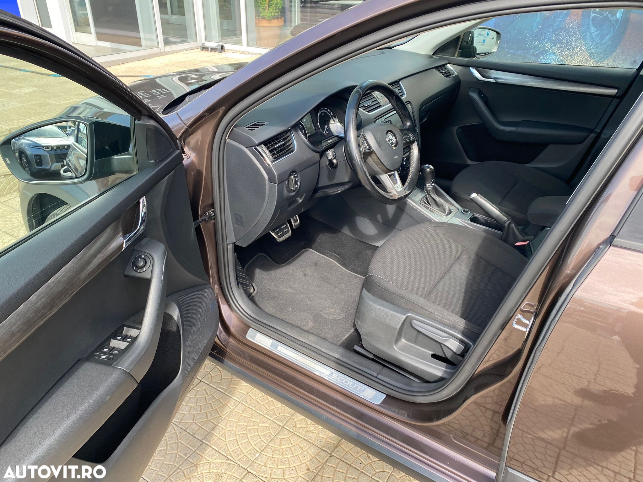 Skoda Octavia 2.0 TDI 4x4 DSG Scout - 13
