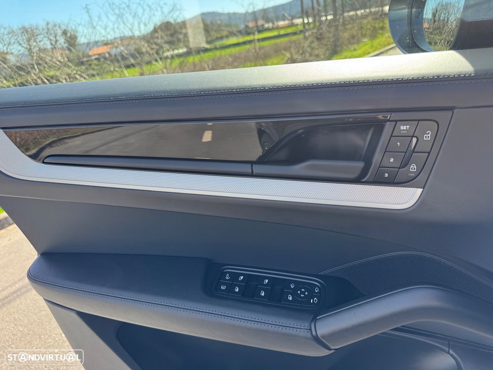 Porsche Cayenne Coupé S E-Hybrid Tiptronic S Black Edition - 13