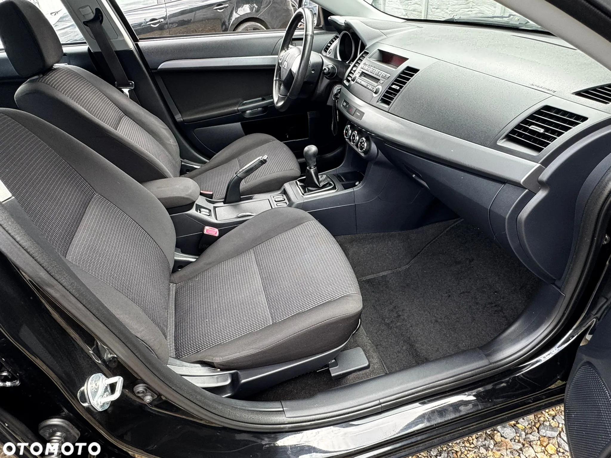Mitsubishi Lancer 1.6 ClearTec Inform - 37