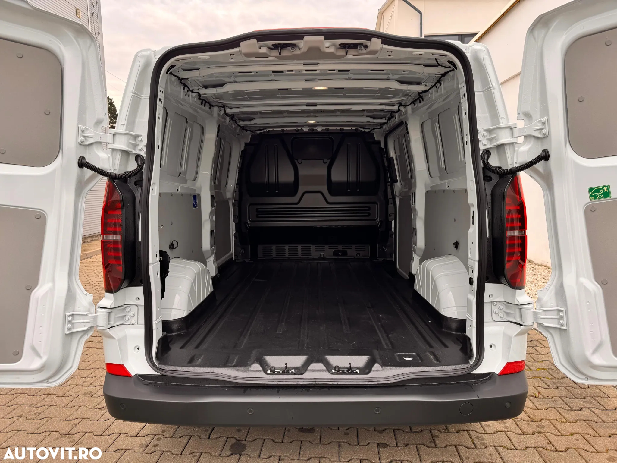 Volkswagen Transporter - 14