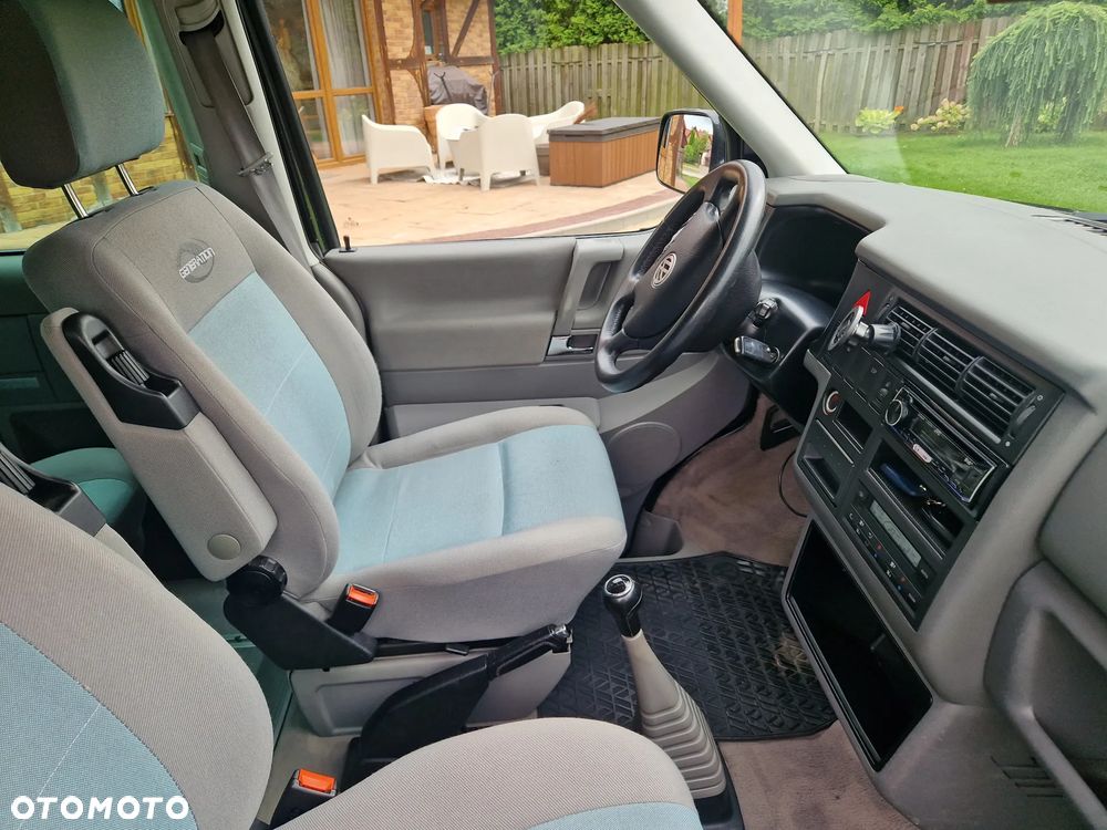 Volkswagen Multivan Standard - 16