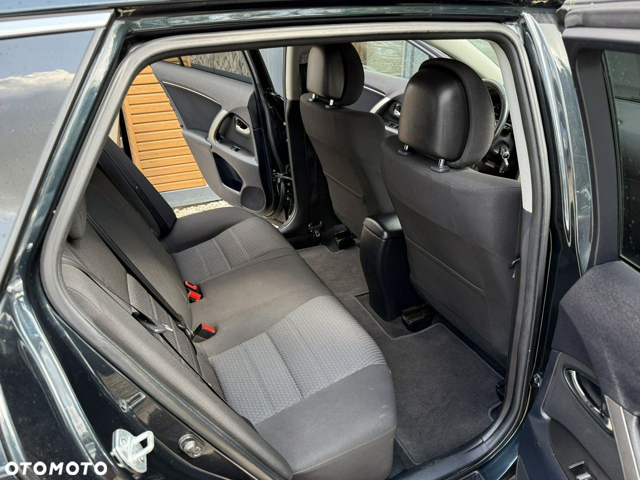 Toyota Avensis - 20