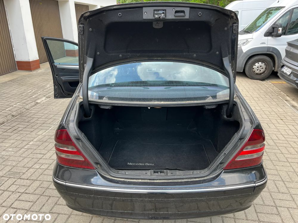 Mercedes-Benz Klasa C 220 CDI Automatik Avantgarde - 21