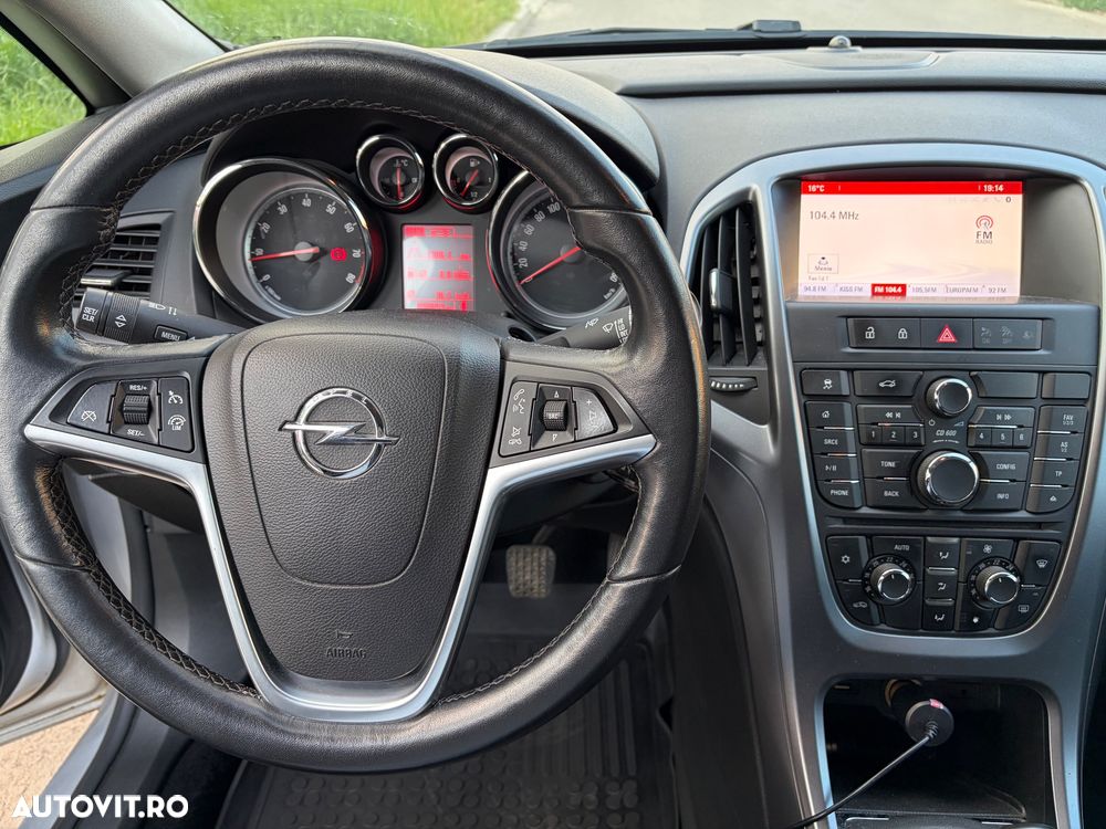Opel Astra 1.6 TWINPORT ECOTEC Cosmo - 9