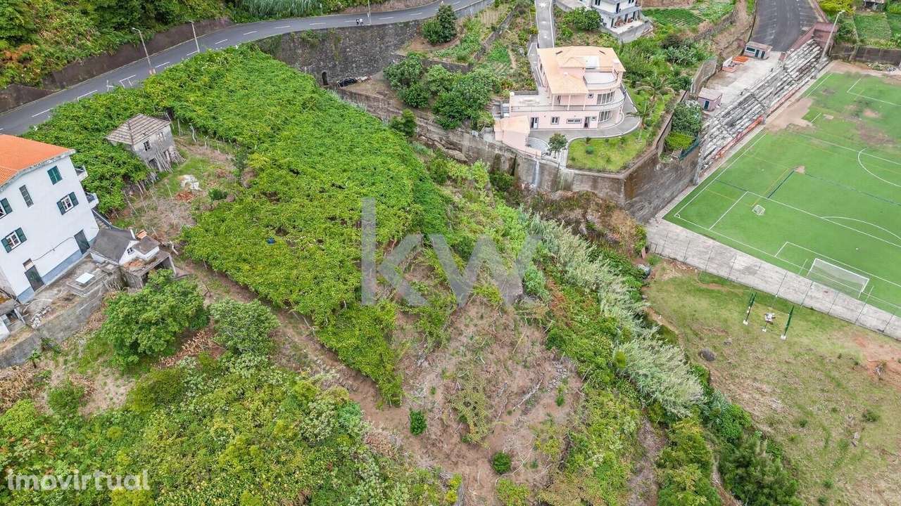 Lote de Terreno com área total de 2,105m2, localizado em zona calma de - Grande imagem: 3/10