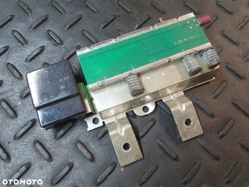 WZMACNIACZ ANTENY ANTENOWY AUDI TT 8J 8J7035503A - 2