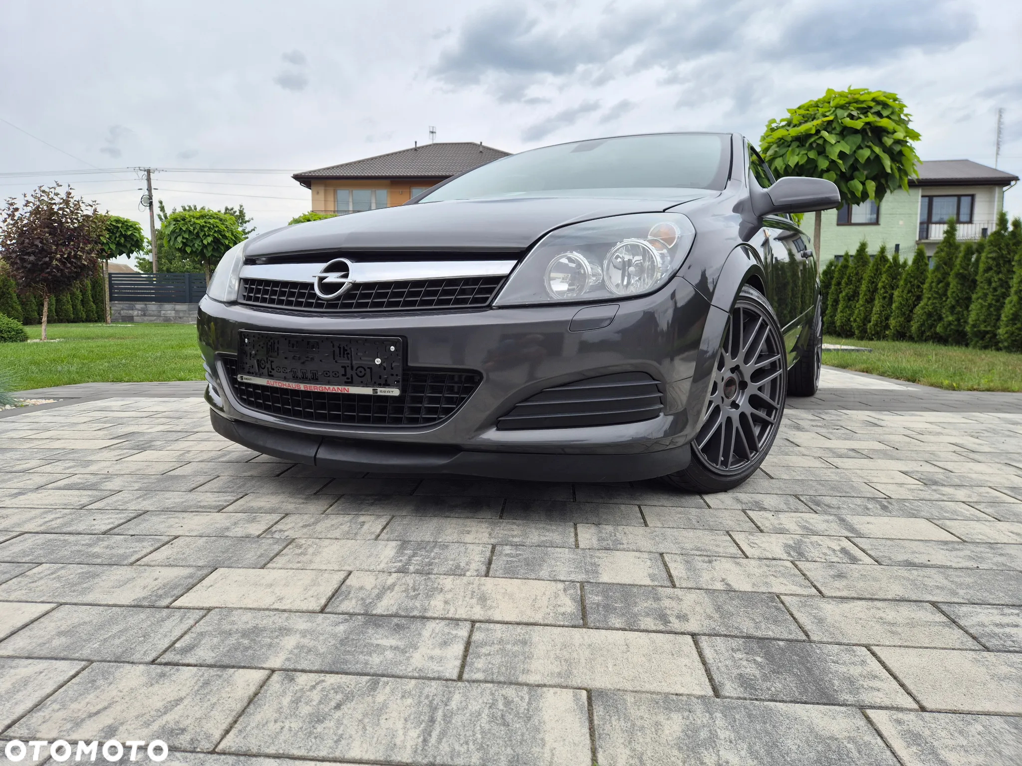 Opel Astra GTC 1.6 - 9