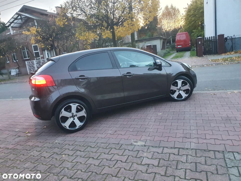 Kia Rio 1.4 XL Business Line - 25