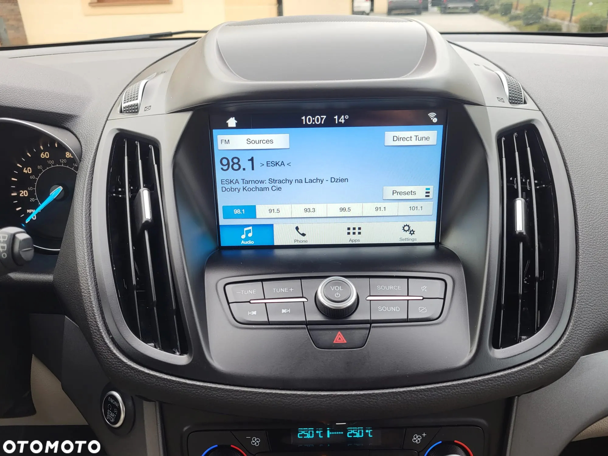 Ford Kuga - 11