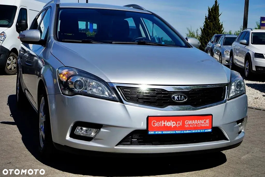 Kia Ceed - 12