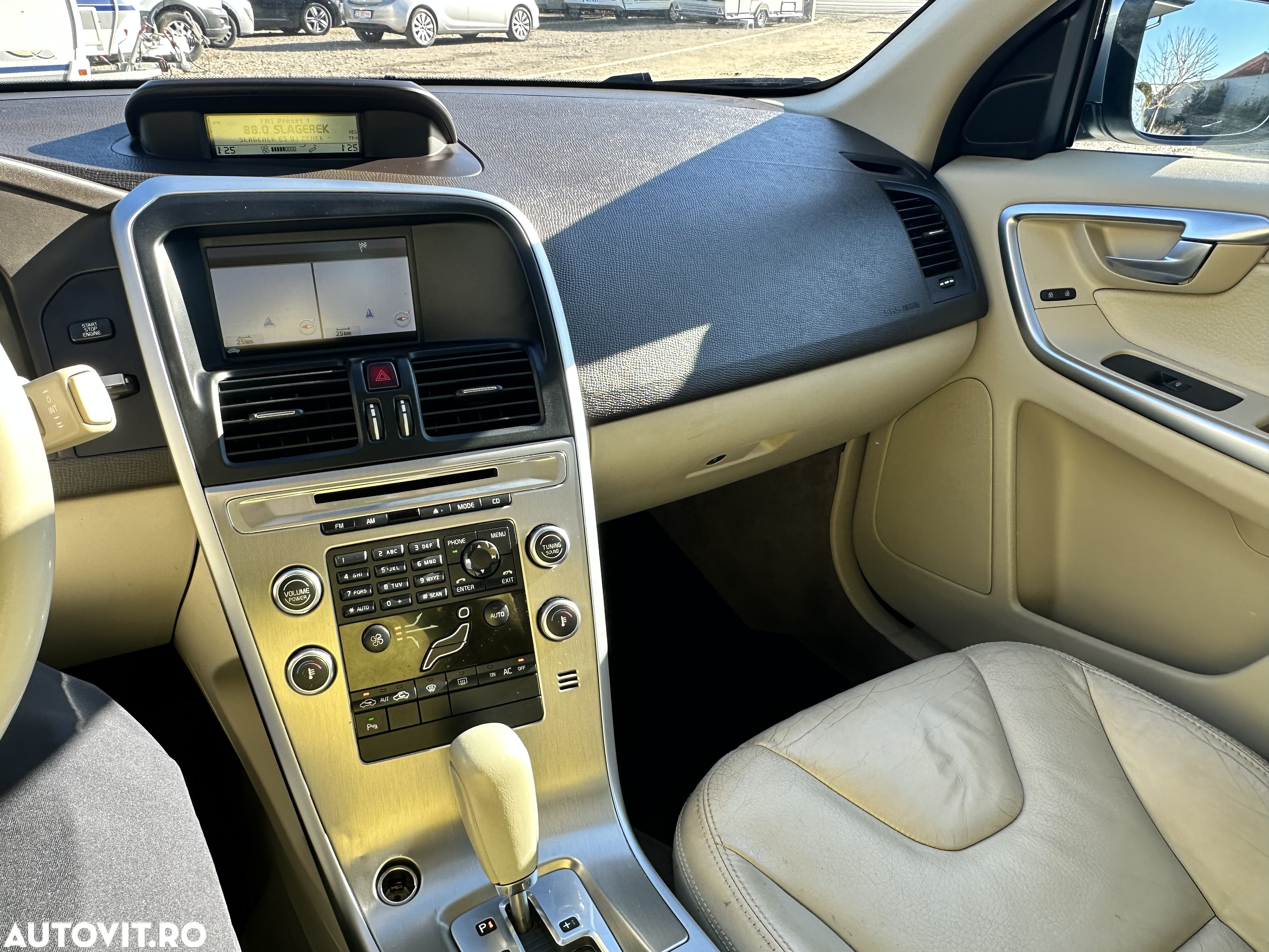 Volvo XC 60 2.4D Aut. Momentum - 12