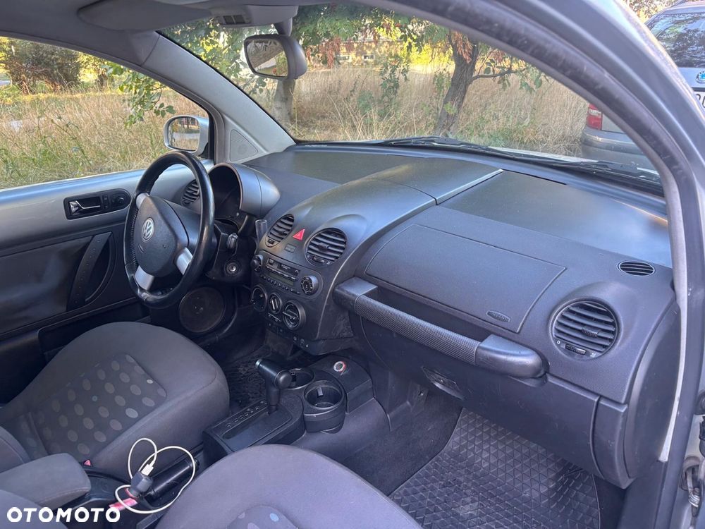 Volkswagen New Beetle - 5