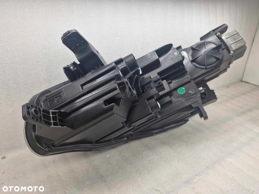 MG HS EHS LAMPA PRAWA PRZÓD 11434082 - 10