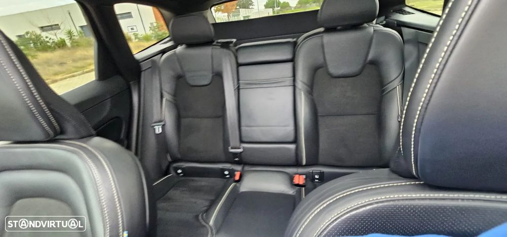 Volvo XC 60 2.0 T8 PHEV R-Design AWD - 16