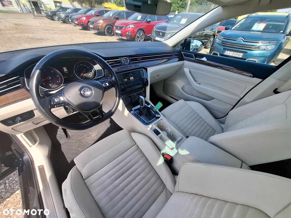 Volkswagen Passat 2.0 TDI SCR DSG Highline - 9