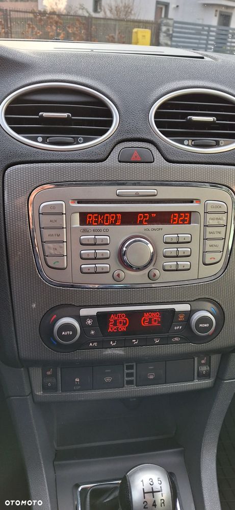 Ford Focus 2.0 16V Titanium - 16