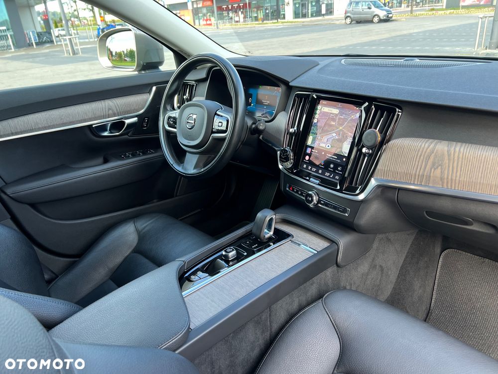 Volvo V90 Cross Country D5 SCR AWD Momentum Pro - 24