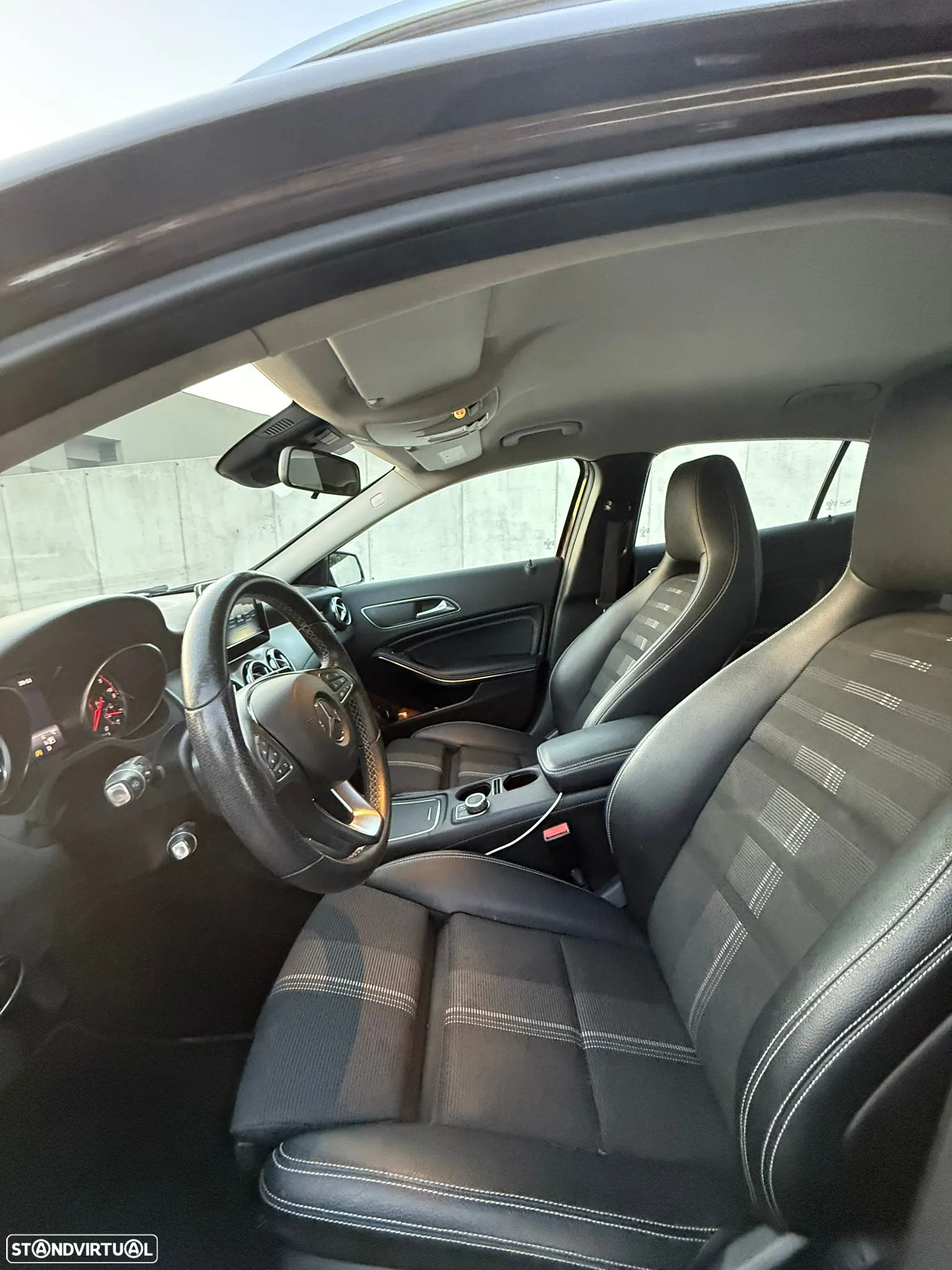 Mercedes-Benz GLA 180 d Aut. - 10