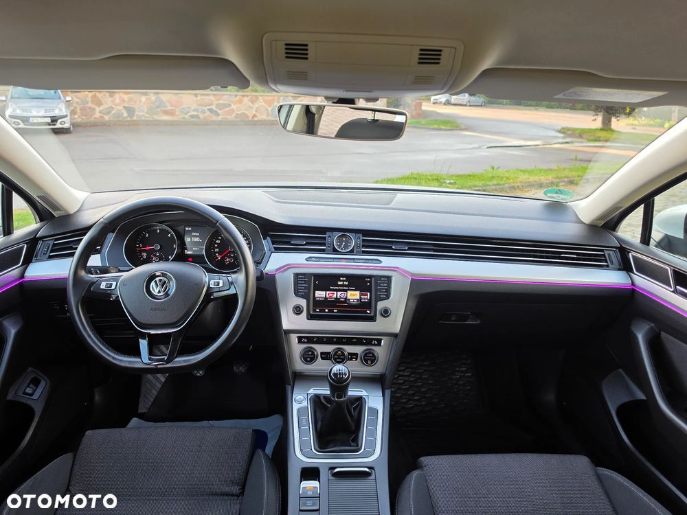 Volkswagen Passat 2.0 TDI (BlueMotion Technology) Comfortline - 31