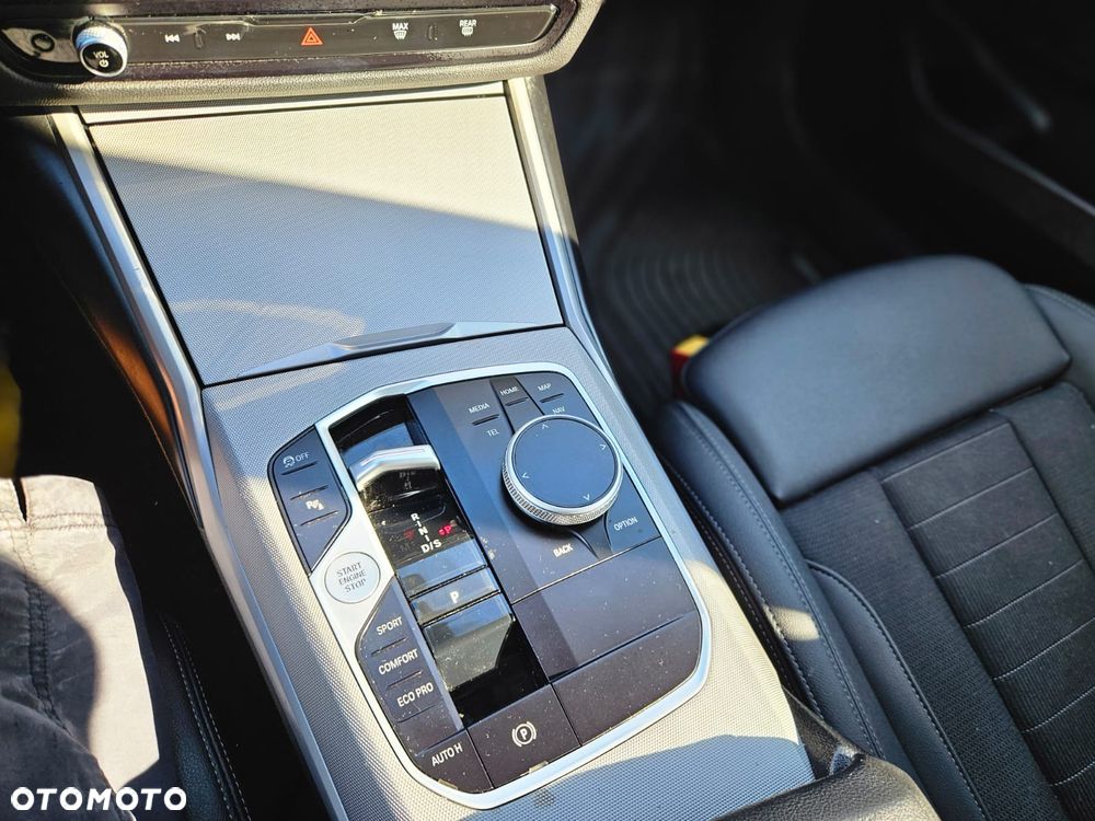 BMW Seria 3 318d mHEV M Sport - 38