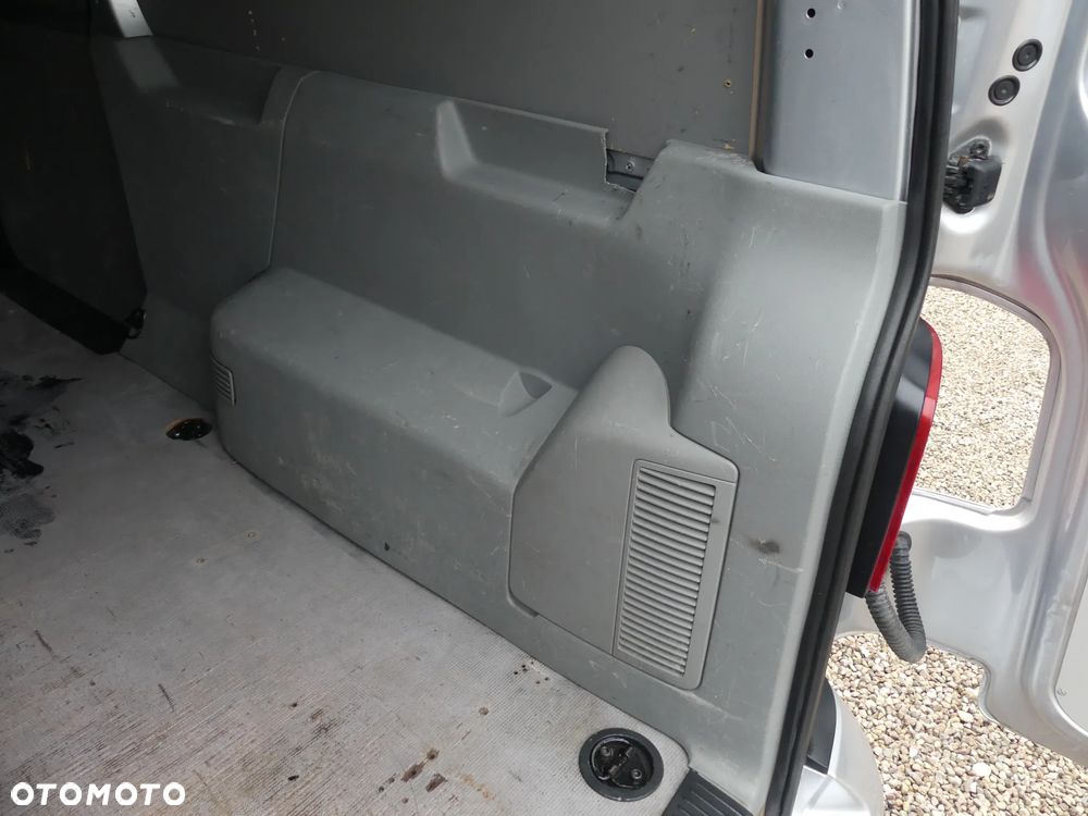 Volkswagen Transporter - 9