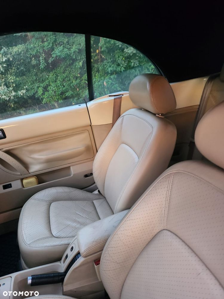 Volkswagen New Beetle 2.0 - 11