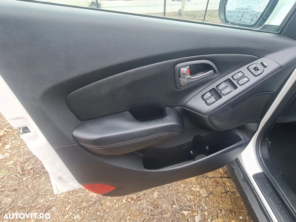 Hyundai ix35 2.0 CRDI 4WD Automatik Style - 24