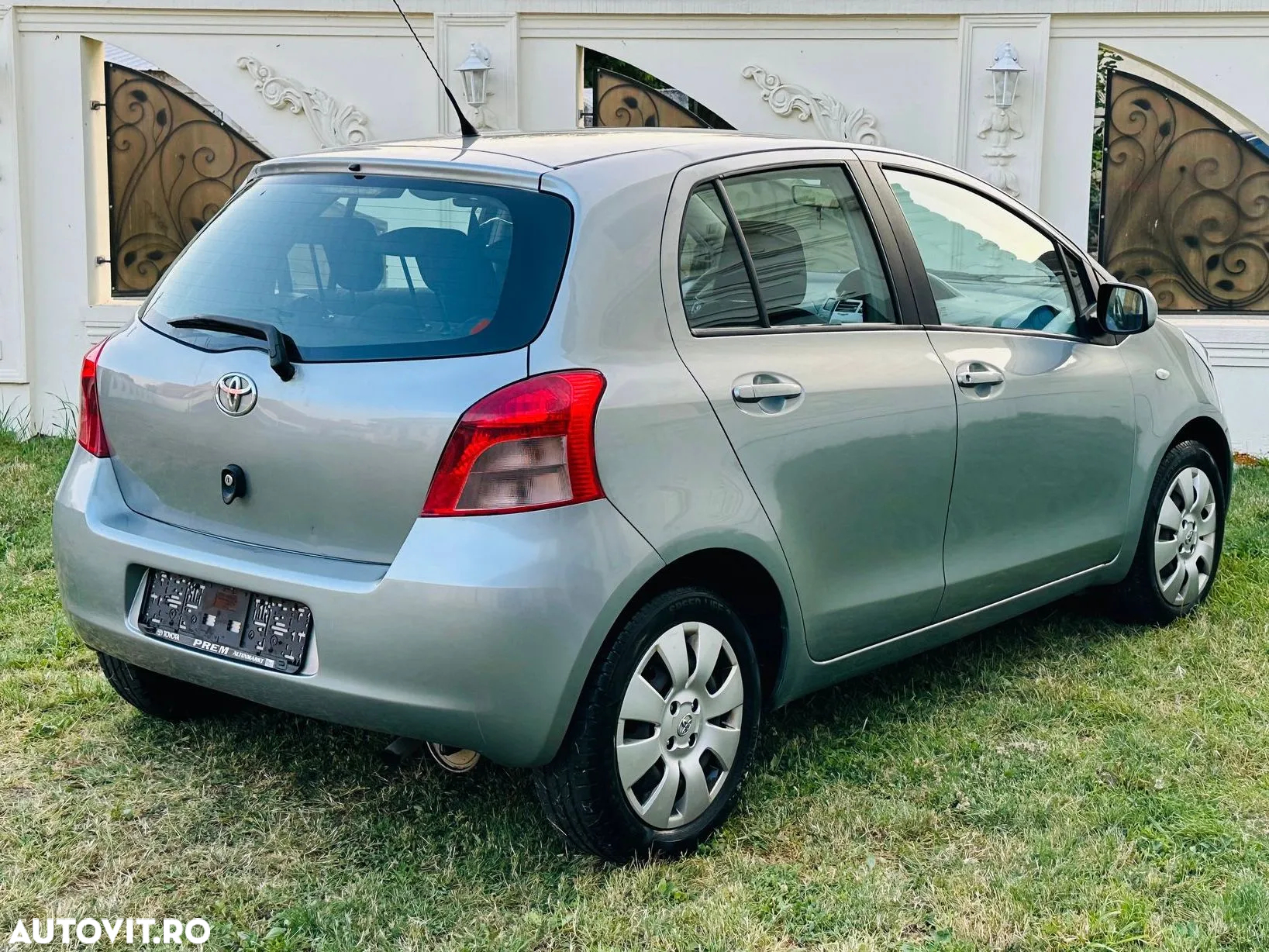 Toyota Yaris - 4