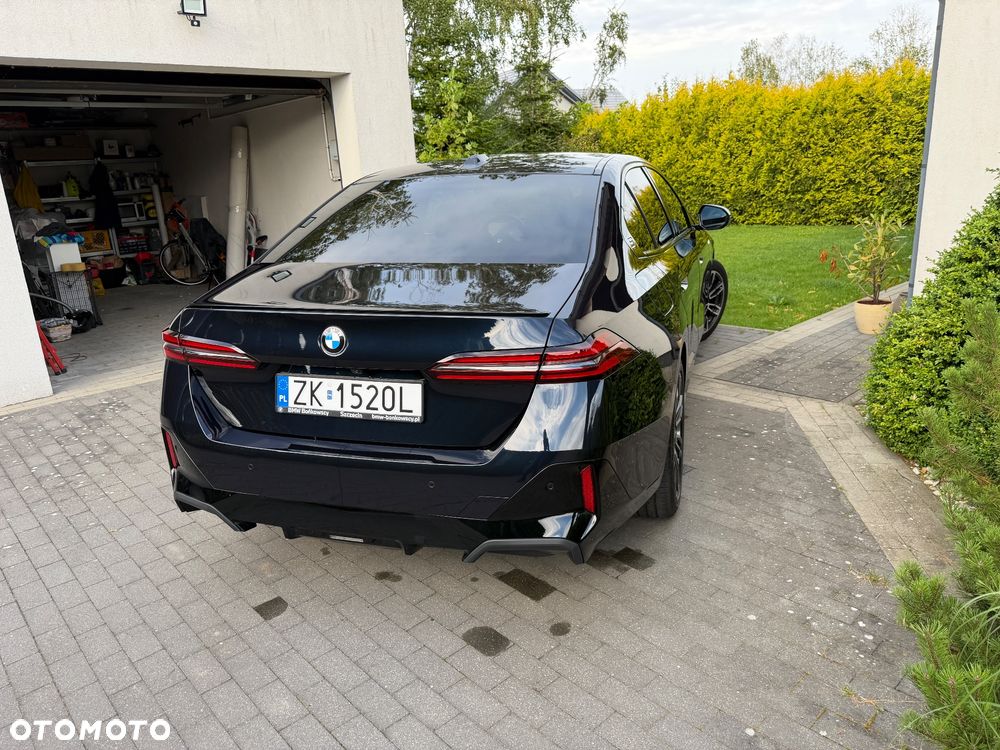 BMW Seria 5 520d xDrive mHEV M Sport - 4