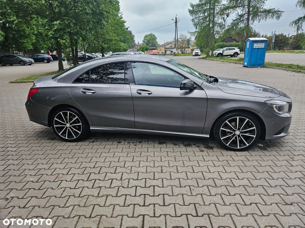 Mercedes-Benz CLA 200 7G-DCT Urban - 21
