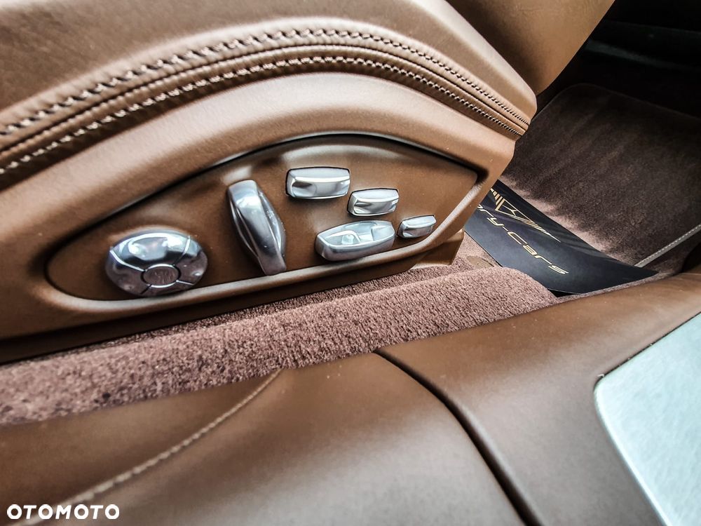 Porsche Panamera - 30