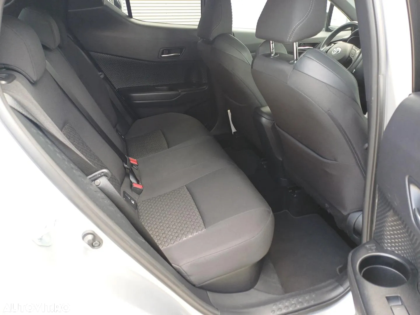 Toyota C-HR 1.8 HSD 122 CP 4x2 CVT C-lassy bi-tone - 21
