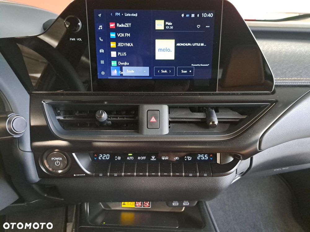 Lexus UX 300h Business - 16