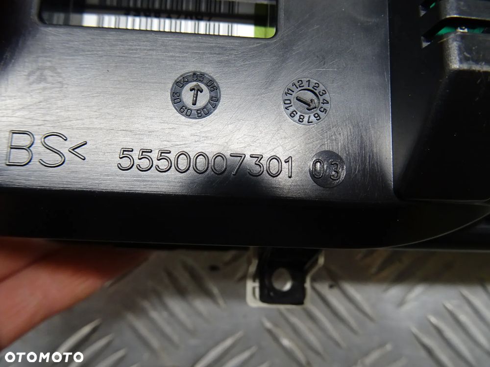 AUDI A6 C6 KOMBI 04-07 4.2 V8 LICZNIK ZEGARY 5550007301 - 4