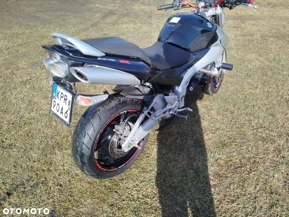 Suzuki GSR - 5