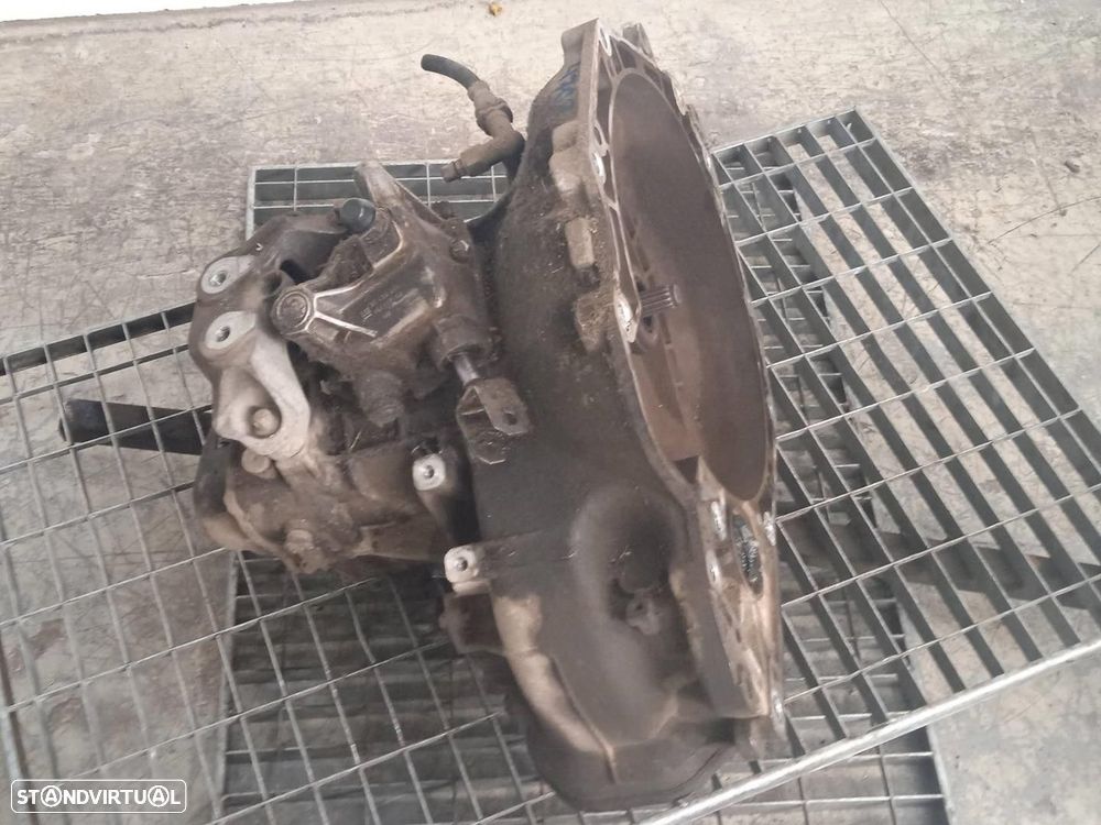 CAIXA VELOCIDADES OPEL CORSA C 2003 - - 2