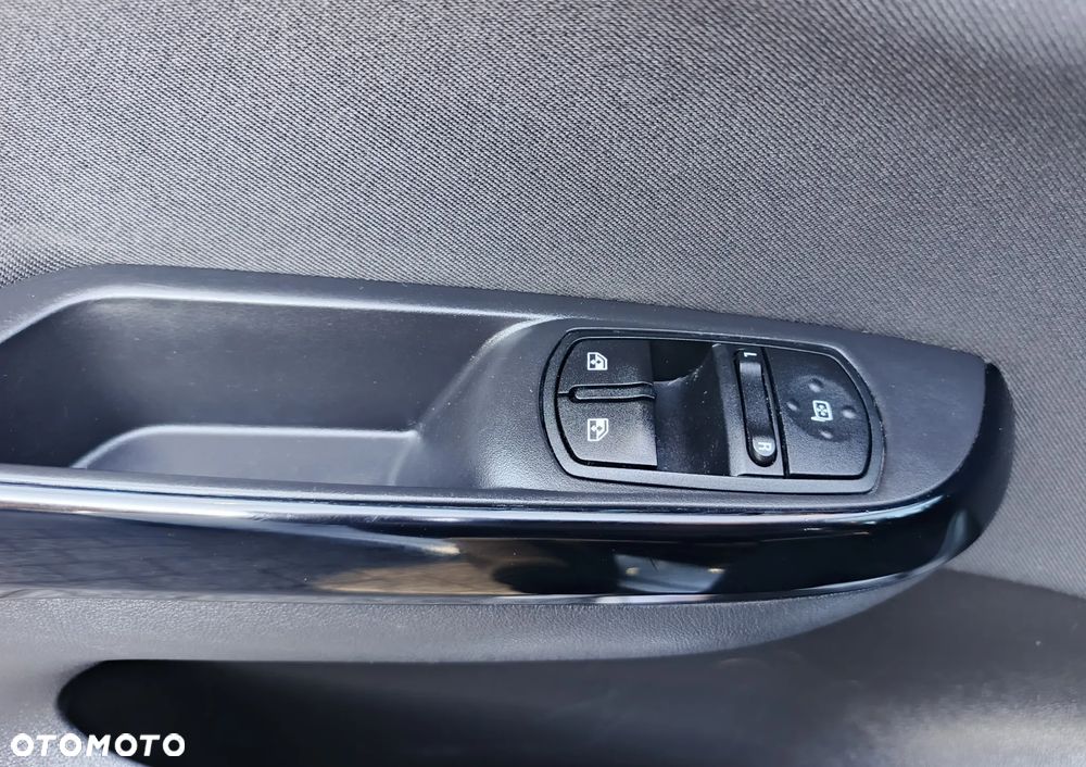 Opel Corsa 1.4 Innovation - 21