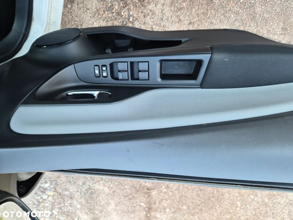Toyota Yaris - 18