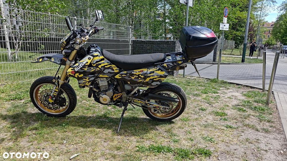 Suzuki DR-Z - 9