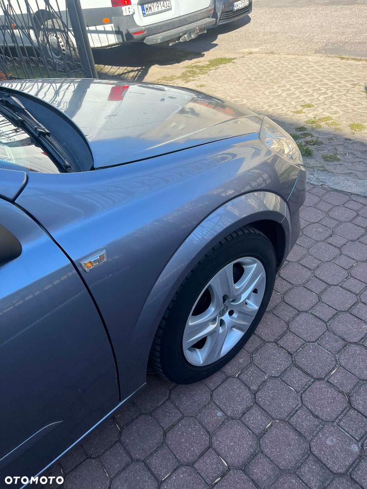 Opel Astra 1.6 - 9