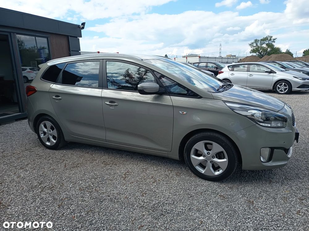 Kia Carens 1.6 GDI Dream-Team Edition - 14